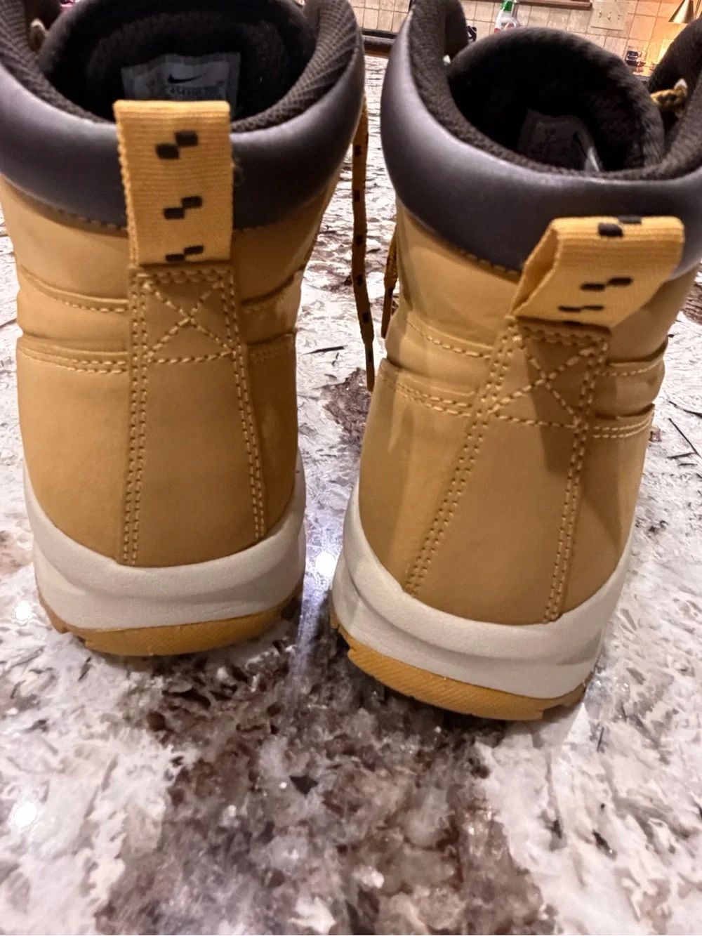 Nike Manoa   Mid-Top Outdoor Boots